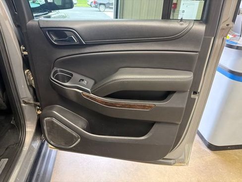 Used 2018 Chevrolet Suburban LT AWD/4WD image 28
