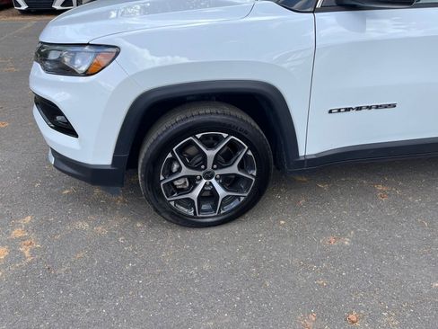 Used 2025 Jeep Compass Limited AWD/4WD image 31