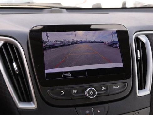 Used 2024 Chevrolet Malibu LT image 16