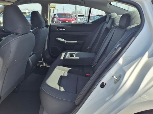 Used 2022 Nissan Altima 2.5 SV AWD/4WD image 9