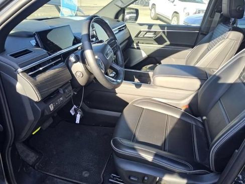 Used 2025 GMC Sierra EV Denali AWD/4WD image 3