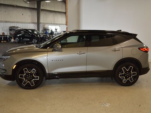 Used 2024 Chevrolet Blazer RS w/ Enhanced Convenience Package AWD/4WD image 6