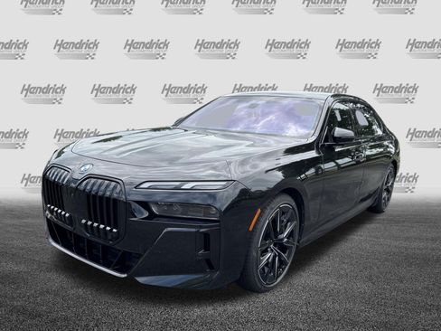 Used 2023 BMW i7 xDrive60 AWD/4WD image 9