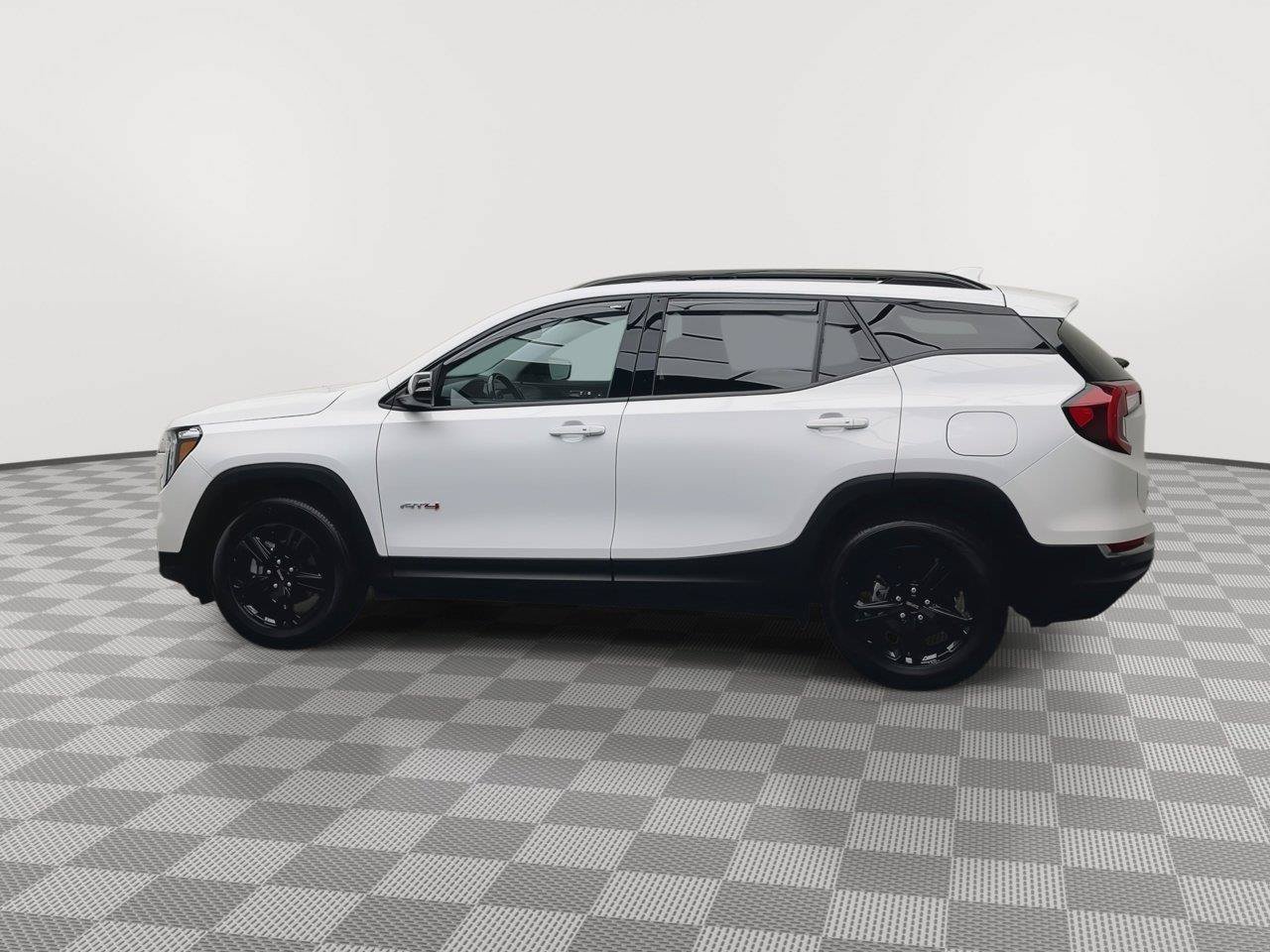Used 2022 GMC Terrain AT4 w/ LPO, Floor Liner Package AWD/4WD image 39