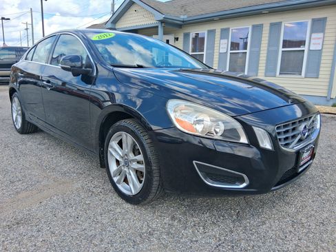Used 2012 Volvo S60 T5 FWD image 2