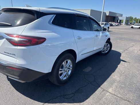Used 2018 Buick Enclave Essence image 4