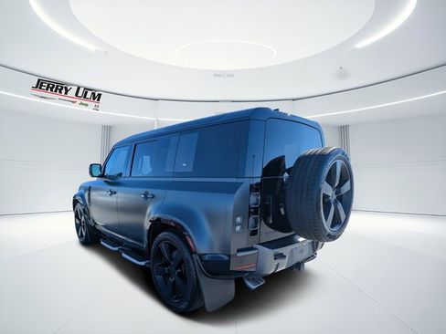 Used 2023 Land Rover Defender 110 Carpathian Edition image 4