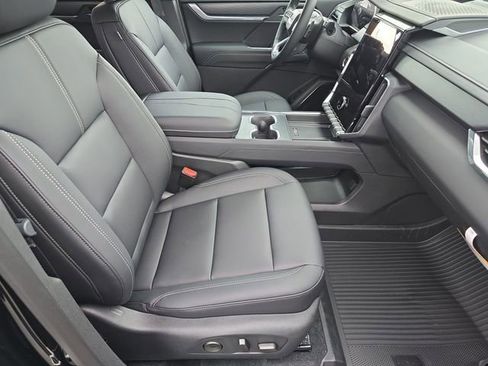 Certified 2025 GMC Acadia Elevation w/ Elevation Premium Package image 28