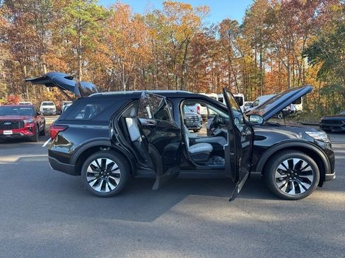 New 2026 Ford Explorer Platinum w/ LUX Leather Package image 29