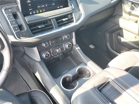 Used 2021 GMC Yukon SLT w/ SLT Luxury Package image 27