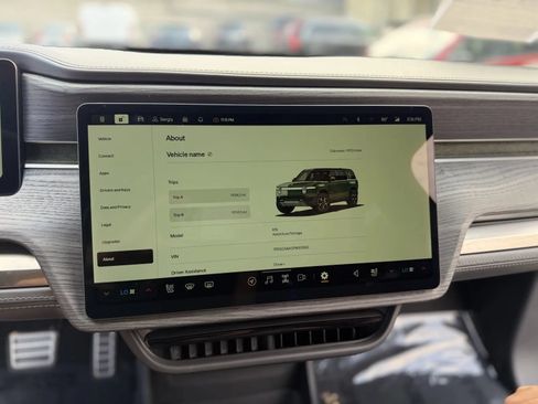 Used 2023 Rivian R1S Adventure AWD/4WD image 27