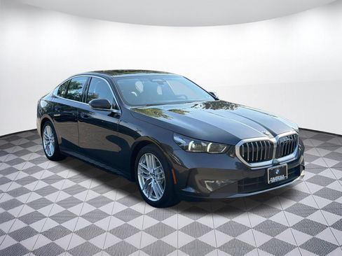 Used 2025 BMW 530i xDrive AWD/4WD image 7