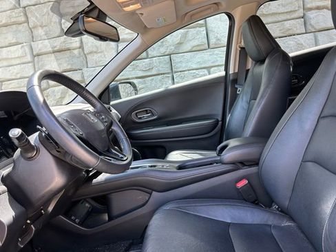 Used 2021 Honda HR-V EX-L image 8