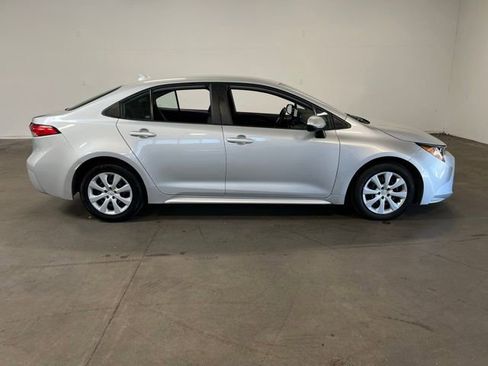 Used 2024 Toyota Corolla LE FWD image 2