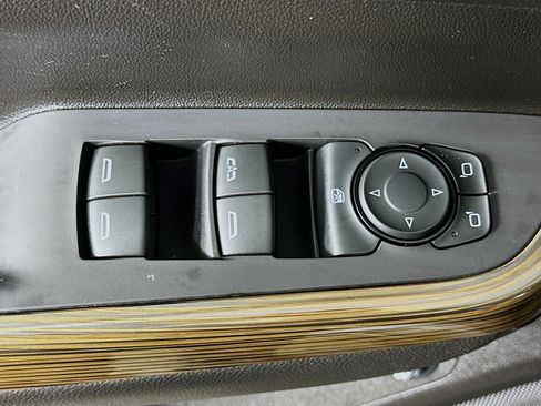 Used 2023 GMC Acadia SLE w/ Driver Convenience Package image 15