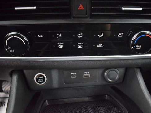 Used 2023 Nissan Rogue S AWD/4WD image 18