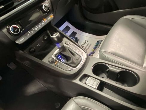 Used 2022 Hyundai Kona Limited image 17