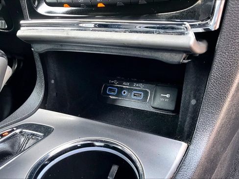 Used 2021 Jeep Grand Cherokee Limited AWD/4WD image 16