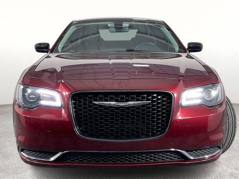 Used 2019 Chrysler 300 Touring w/ Sport Appearance Package RWD image 5