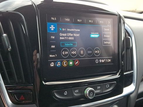 Used 2020 Chevrolet Traverse LT FWD image 17