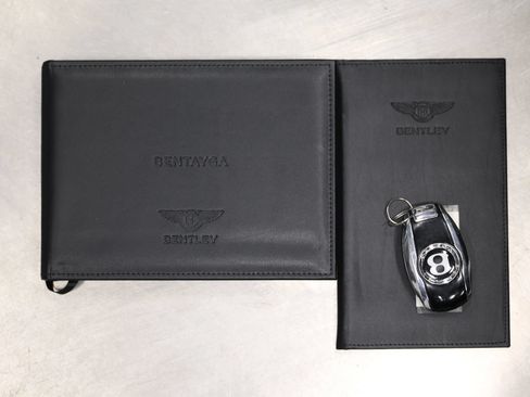 Used 2017 Bentley Bentayga AWD/4WD image 5