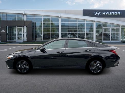 New 2026 Hyundai Elantra SEL Sport FWD image 3