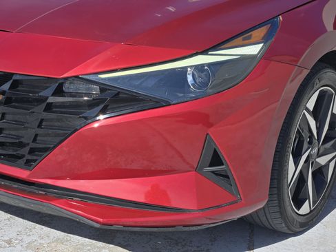 Used 2023 Hyundai Elantra SEL w/ Convenience Package image 11