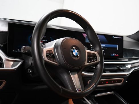 Used 2024 BMW X7 xDrive40i w/ M Sport Package AWD/4WD image 13