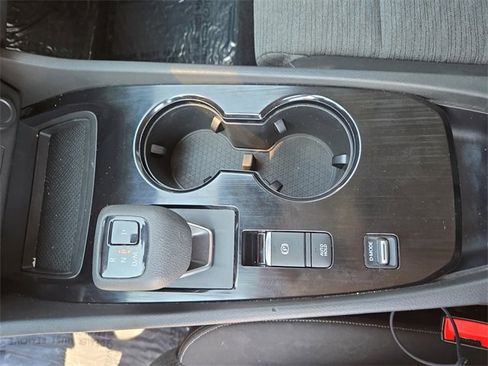 Used 2021 Nissan Rogue SV image 19