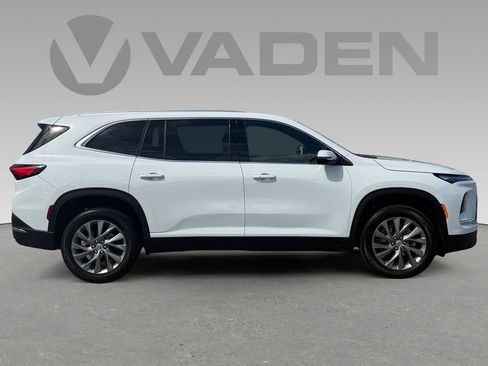 Used 2025 Buick Enclave Preferred image 6