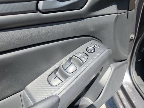 Used 2024 Nissan Altima 2.5 S FWD image 16