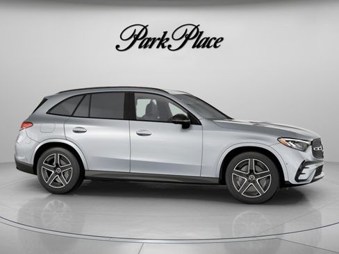 Certified 2025 Mercedes-Benz GLC 300 4MATIC w/ AMG Line image 29