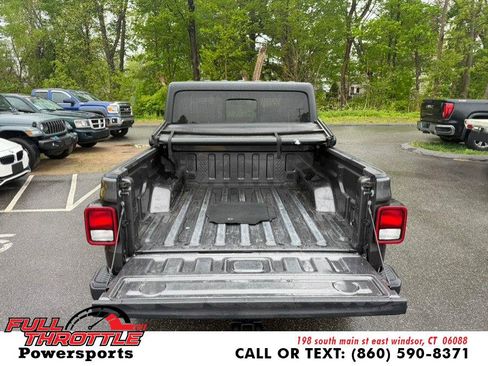 Used 2023 Jeep Gladiator Sport AWD/4WD image 9