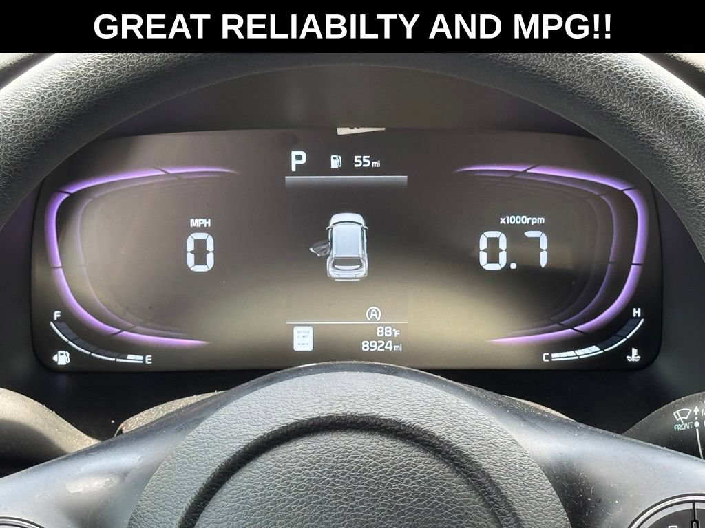 Used 2025 Kia Soul LX FWD image 3