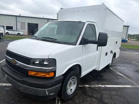 New 2026 Chevrolet Express 3500 w/ Power Convenience Package RWD image 9
