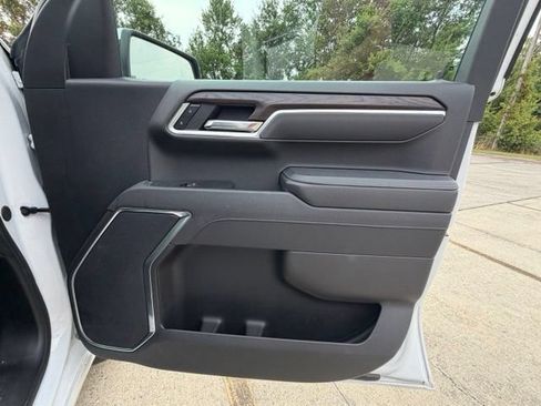 Used 2026 GMC Sierra 1500 SLT AWD/4WD image 32
