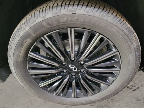 Used 2019 INFINITI QX80 Limited w/ All-Season Package image 11