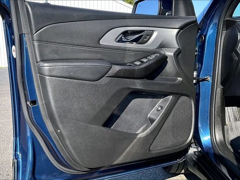 Used 2023 Chevrolet Traverse LT FWD image 22
