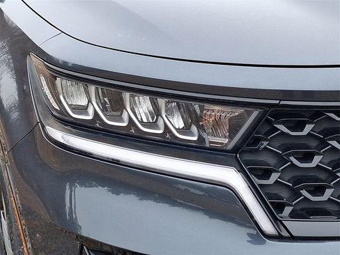 Used 2022 Kia Sorento EX image 9