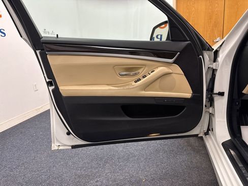 Used 2016 BMW 528i xDrive Sedan AWD/4WD image 5
