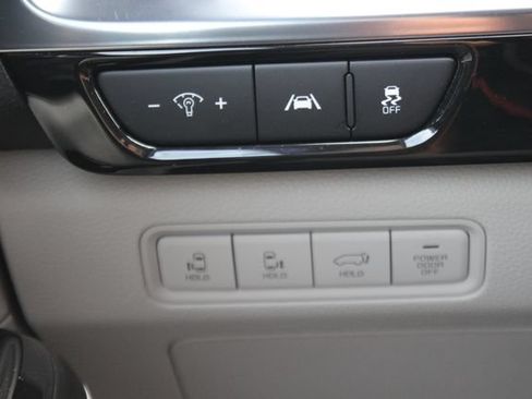 Used 2024 Kia Carnival SX Prestige FWD image 18