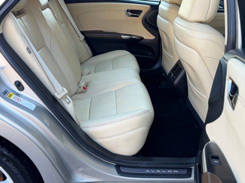 Used 2014 Toyota Avalon Limited image 56
