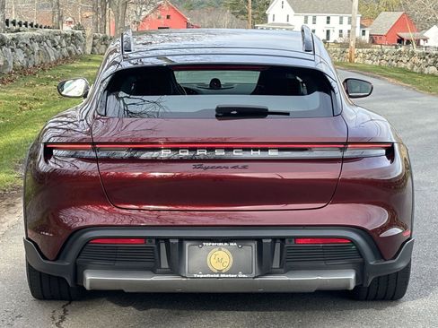 Used 2022 Porsche Taycan 4S w/ Off-Road Design Package image 17