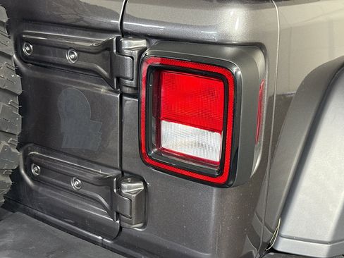 Used 2023 Jeep Wrangler Unlimited w/ Cold Weather Group image 34