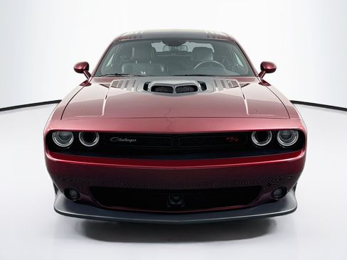 Used 2017 Dodge Challenger R/T Scat Pack RWD image 7