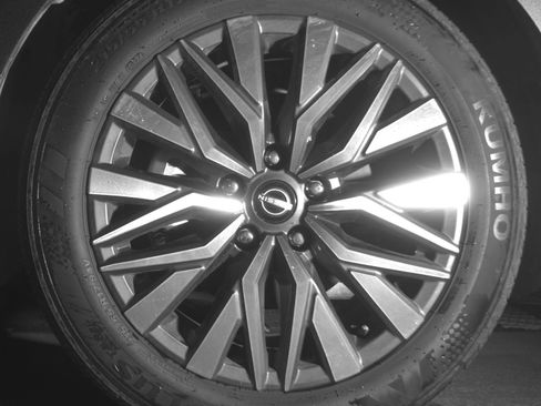 Used 2025 Nissan Altima 2.5 SV image 12