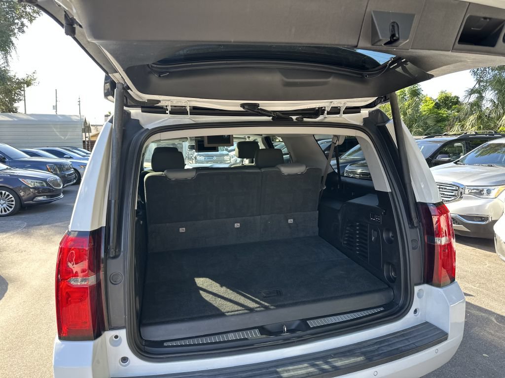 Used 2019 Chevrolet Suburban LT RWD image 19