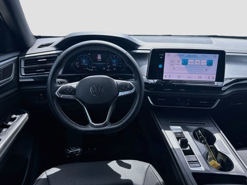 Certified 2026 Volkswagen Atlas Cross Sport SE FWD image 20