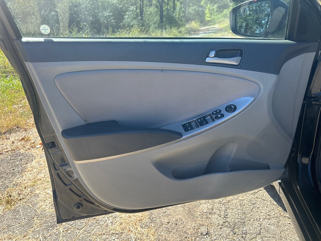 Used 2017 Hyundai Accent SE FWD image 7