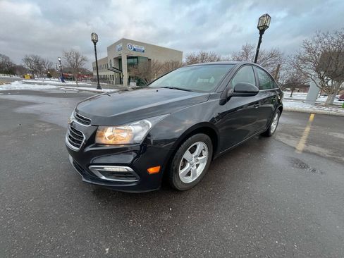 Used 2015 Chevrolet Cruze LT image 3